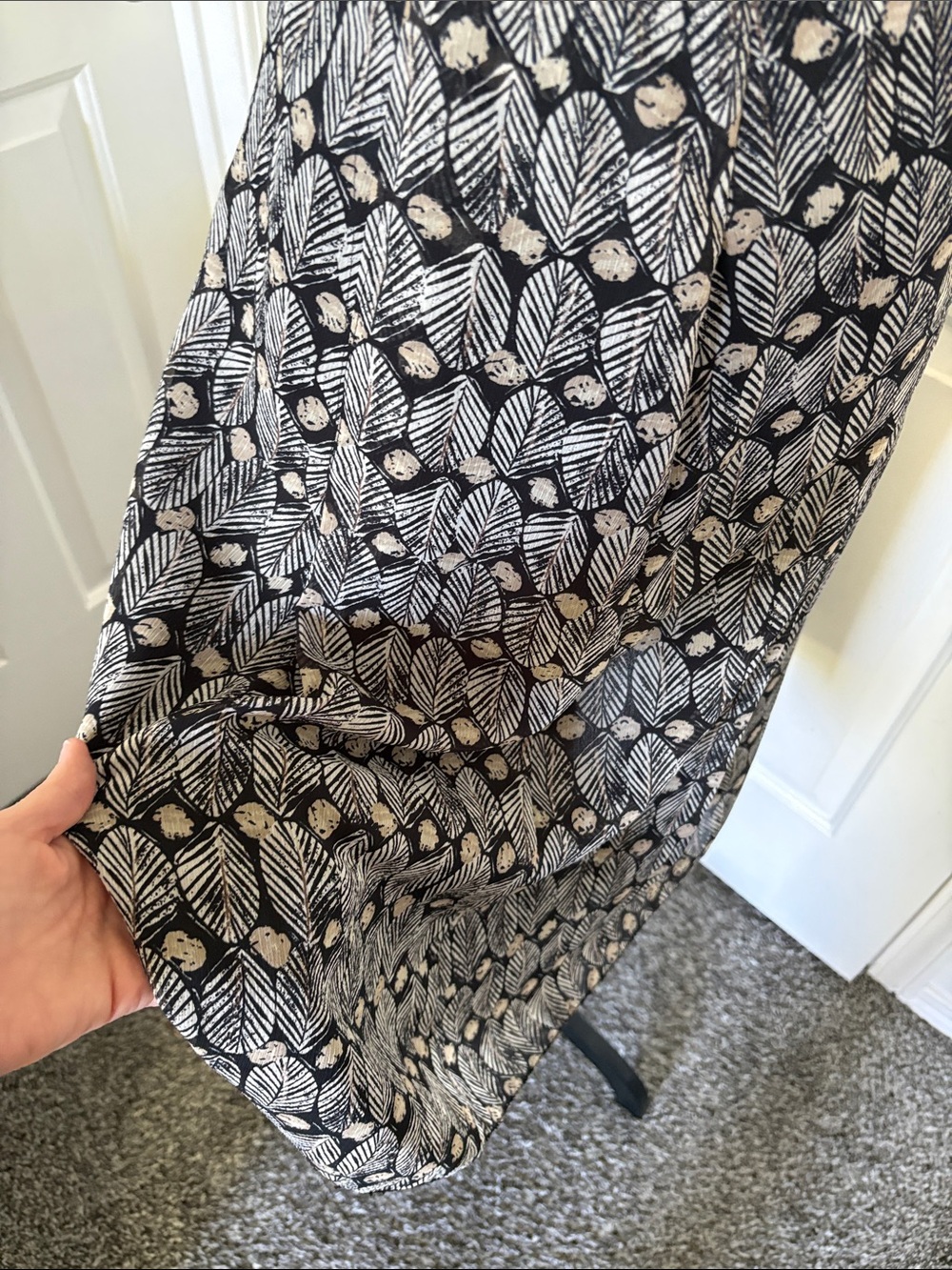 Sigrid Olsen black and white leaf print midi skirt. - Picture 4 of 13